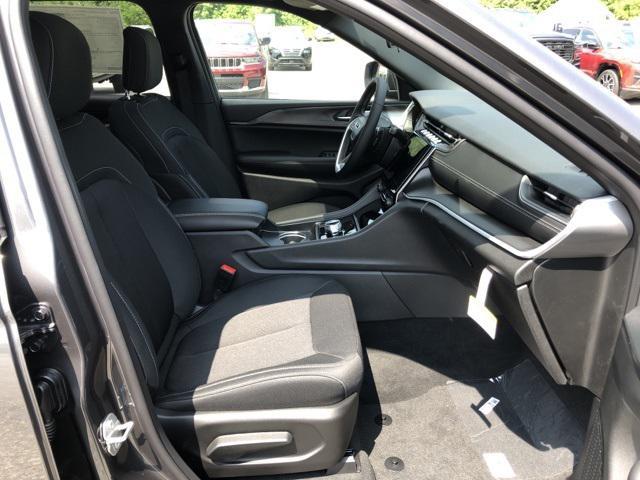 Photo of 2025 Baltic Gray Metallic Clearcoat Jeep Grand Cherokee L