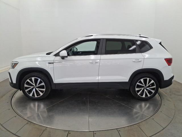 Photo of 2023 Pure White Volkswagen Taos