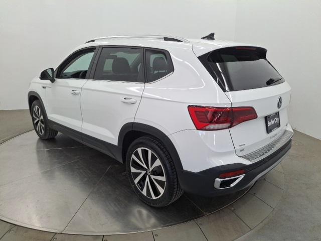 Photo of 2023 Pure White Volkswagen Taos