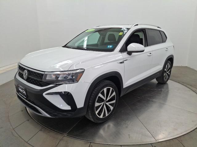 Photo of 2023 Pure White Volkswagen Taos