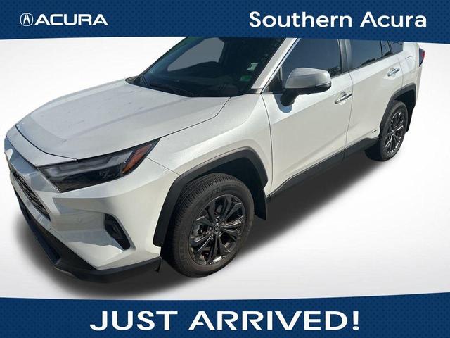 Photo of 2024 White Toyota RAV4 Hybrid