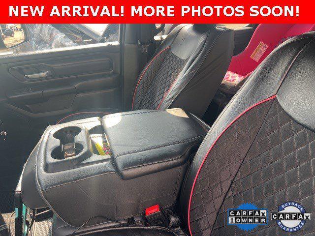 Photo of 2025 Diamond Black Crystal Pearlcoat RAM 1500