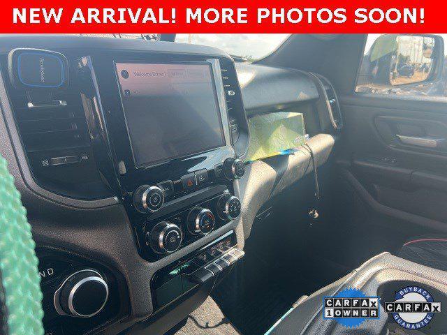 Photo of 2025 Diamond Black Crystal Pearlcoat RAM 1500