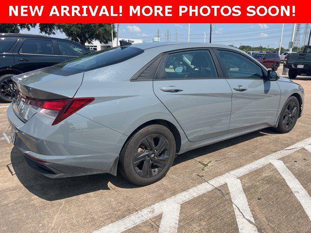 Photo of 2022 Electric Shadow Hyundai ELANTRA