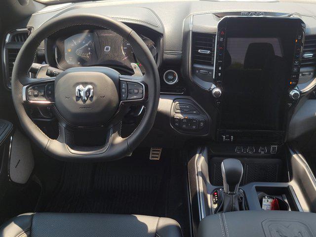 Photo of 2026 Diamond Black Crystal Pearlcoat RAM 1500