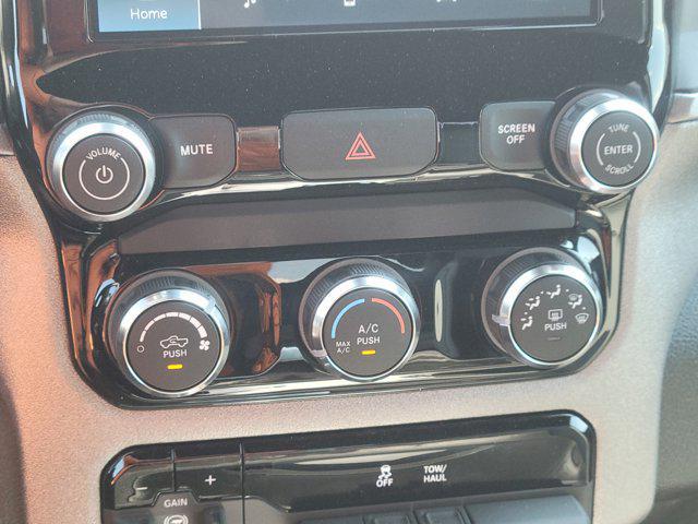 Photo of 2026 Diamond Black Crystal Pearlcoat RAM 2500