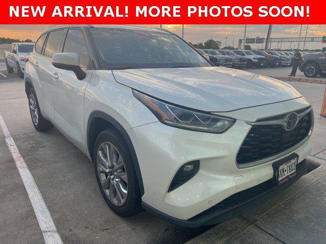 Photo of 2020 Blizzard Pearl Toyota Highlander