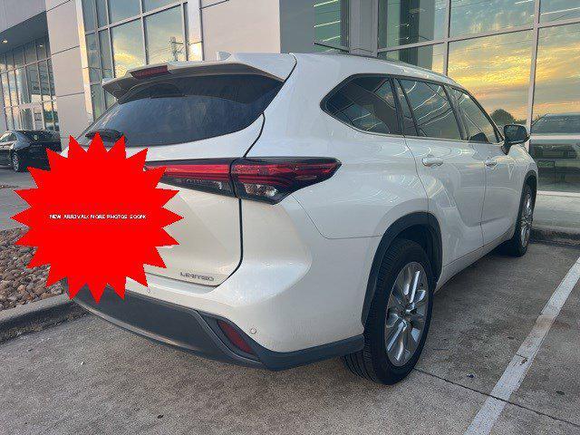 Photo of 2020 Blizzard Pearl Toyota Highlander