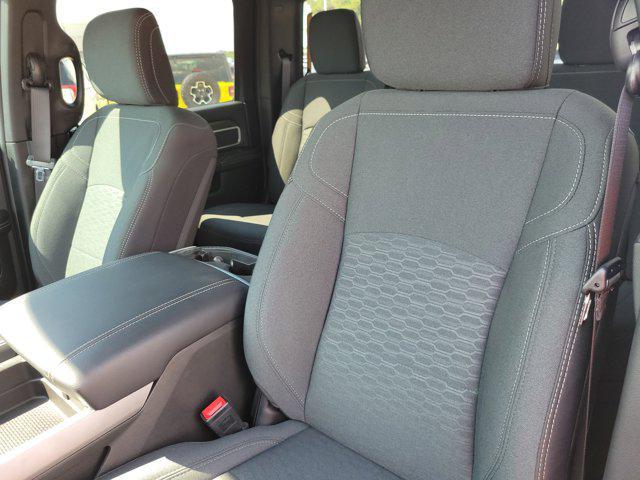 Photo of 2025 Granite Crystal Metallic Clearcoat RAM 2500
