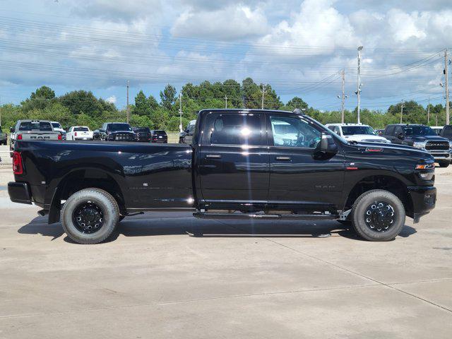 Photo of 2026 Diamond Black Crystal Pearlcoat RAM 3500
