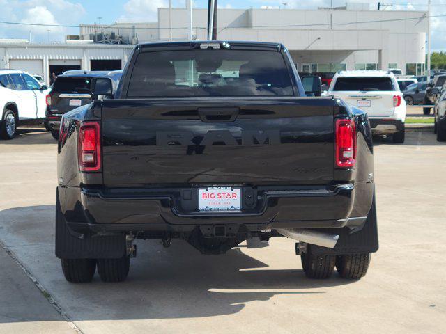 Photo of 2026 Diamond Black Crystal Pearlcoat RAM 3500