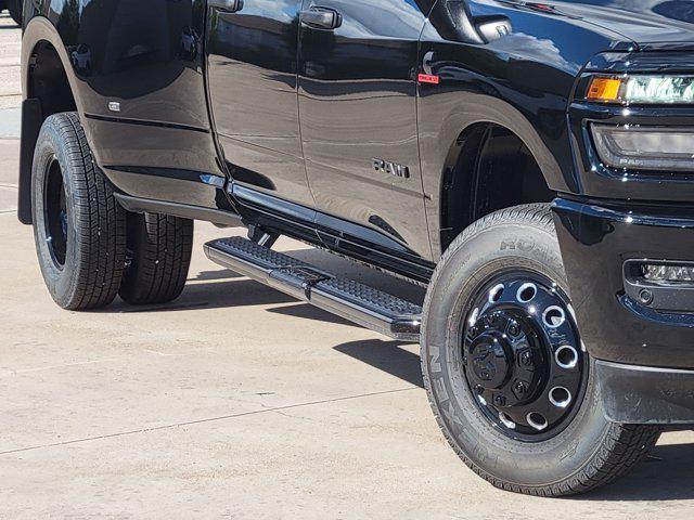 Photo of 2026 Diamond Black Crystal Pearlcoat RAM 3500