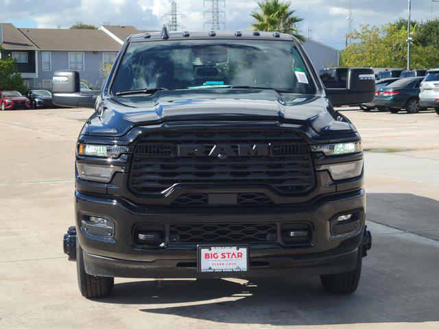 Photo of 2026 Diamond Black Crystal Pearlcoat RAM 3500