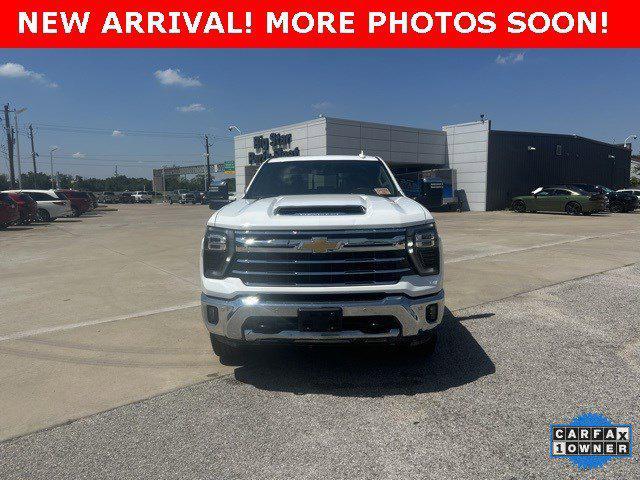 Photo of 2024 Summit White Chevrolet Silverado 2500