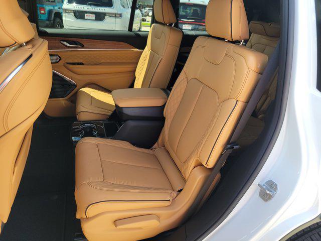 Photo of 2025 Bright White Clearcoat Jeep Grand Cherokee L