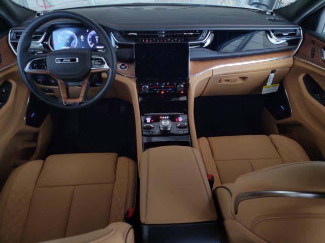 Photo of 2025 Bright White Clearcoat Jeep Grand Cherokee L