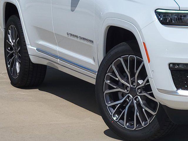Photo of 2025 Bright White Clearcoat Jeep Grand Cherokee L