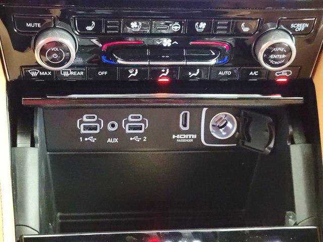 Photo of 2025 Bright White Clearcoat Jeep Grand Cherokee L