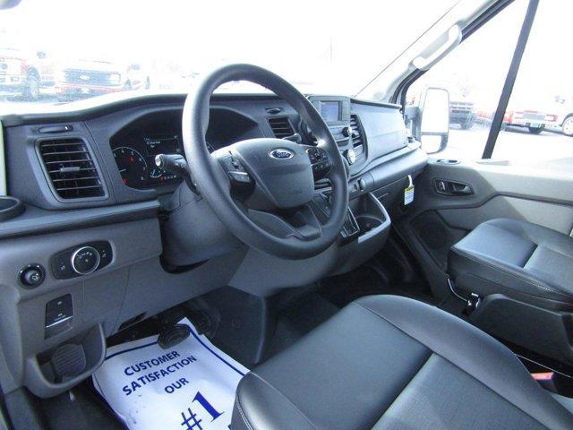 Photo of 2025 Oxford White Ford Transit-250
