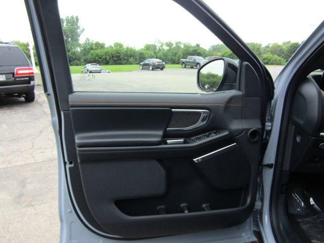 Photo of 2025 Gray Ford Expedition