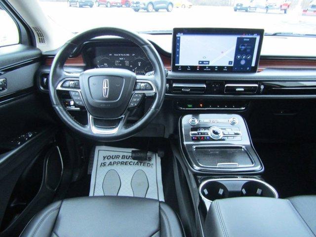 Photo of 2022 Silver Radiance Metallic Lincoln Nautilus