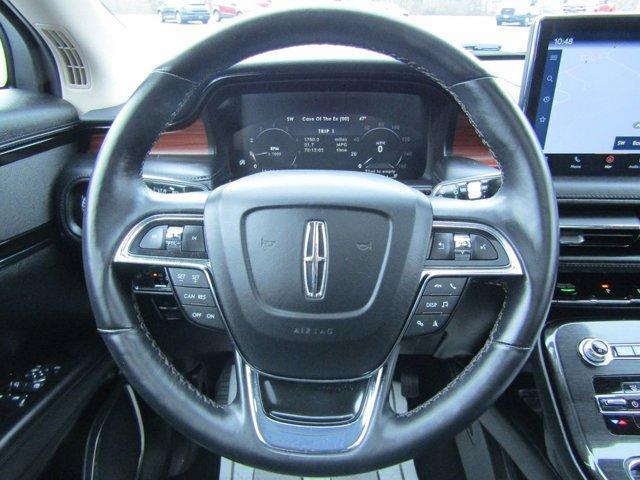 Photo of 2022 Silver Radiance Metallic Lincoln Nautilus