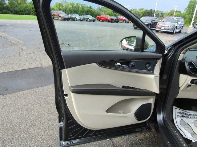 Photo of 2020 Magnetic Gray Lincoln Nautilus