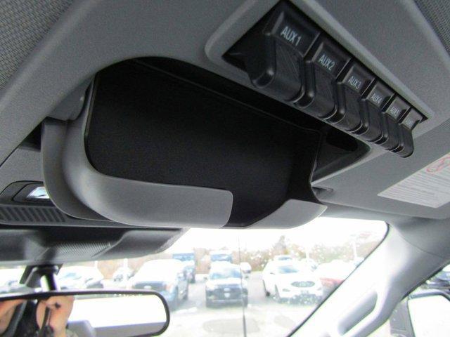 Photo of 2024 Oxford White Ford F-250