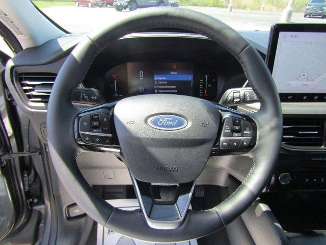 Photo of 2024 Carbonized Gray Metallic Ford Escape