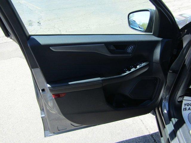 Photo of 2024 Carbonized Gray Metallic Ford Escape