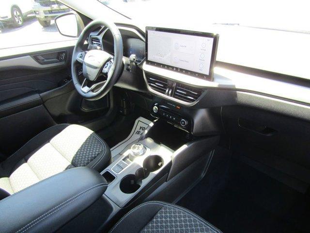 Photo of 2024 Carbonized Gray Metallic Ford Escape