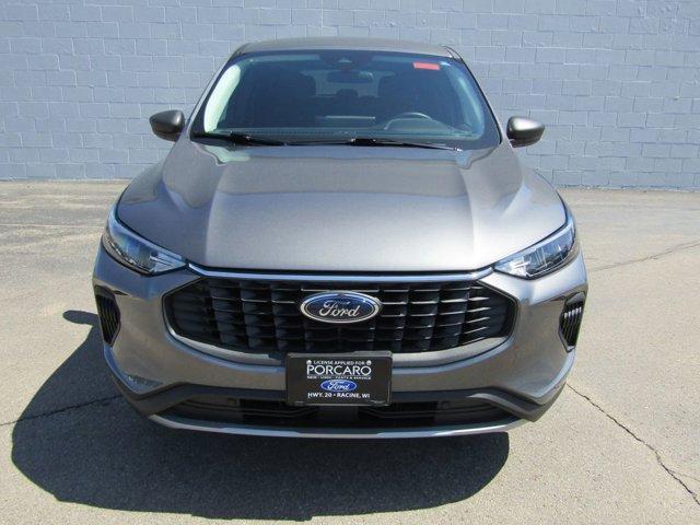 Photo of 2024 Carbonized Gray Metallic Ford Escape