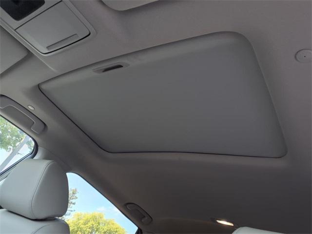Photo of 2025 sparkle silver metallic Honda CR-V