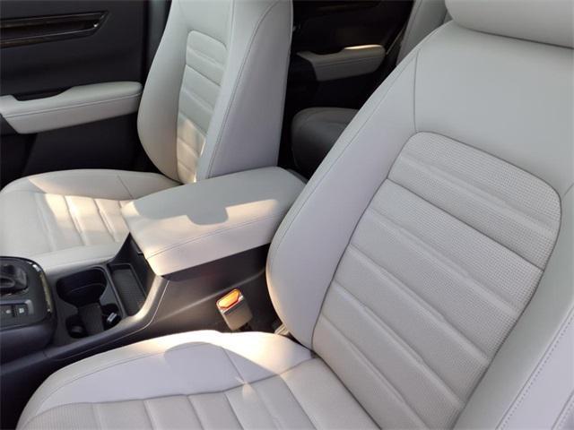 Photo of 2025 sparkle silver metallic Honda CR-V