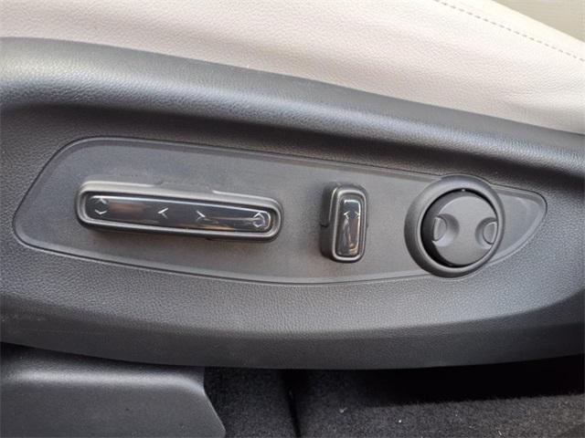 Photo of 2025 sparkle silver metallic Honda CR-V