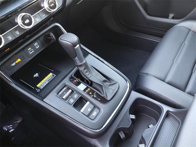 Photo of 2025 Platinum White Pearl Honda CR-V