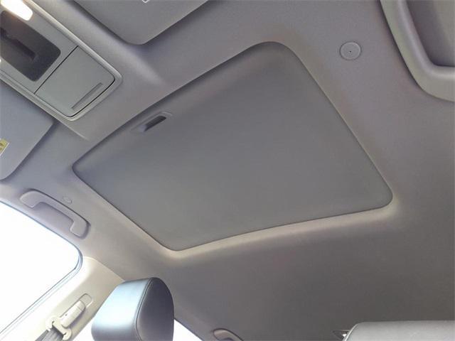 Photo of 2025 Platinum White Pearl Honda CR-V