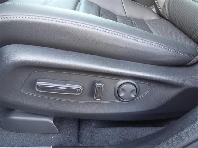 Photo of 2025 Platinum White Pearl Honda CR-V