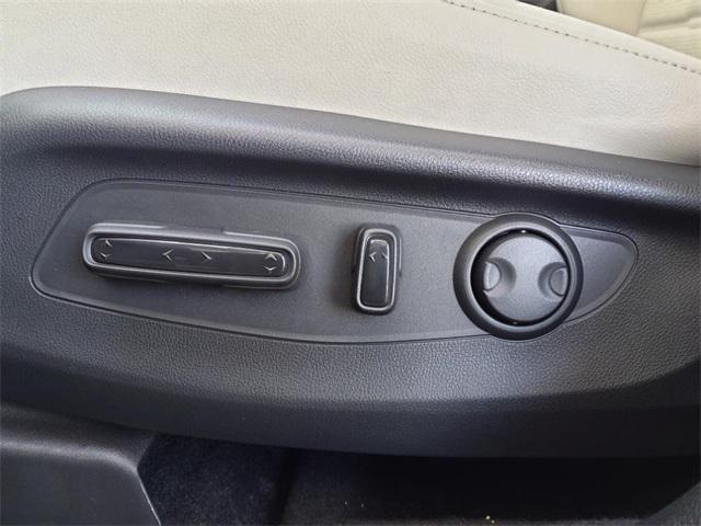 Photo of 2025 Crystal Black Pearl Honda CR-V