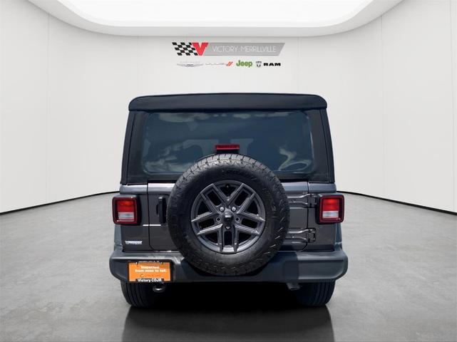 Photo of 2024 Granite Crystal Clearcoat Metallic Jeep Wrangler