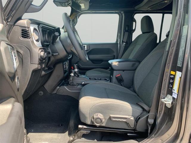 Photo of 2024 Granite Crystal Clearcoat Metallic Jeep Wrangler
