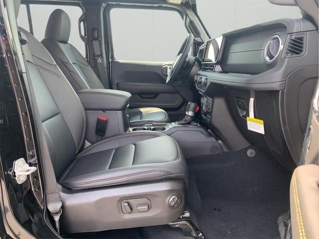 Photo of 2025 Black Clearcoat Jeep Gladiator