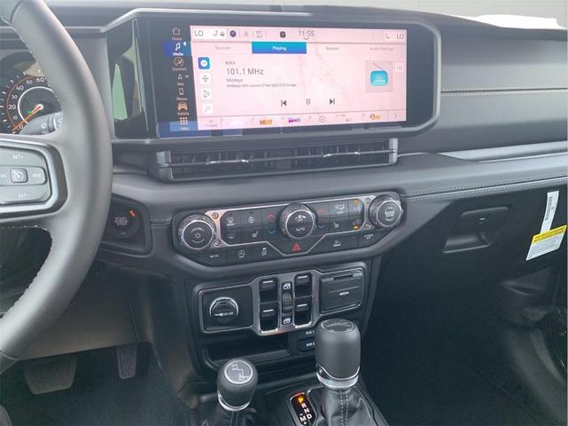 Photo of 2025 Black Clearcoat Jeep Gladiator