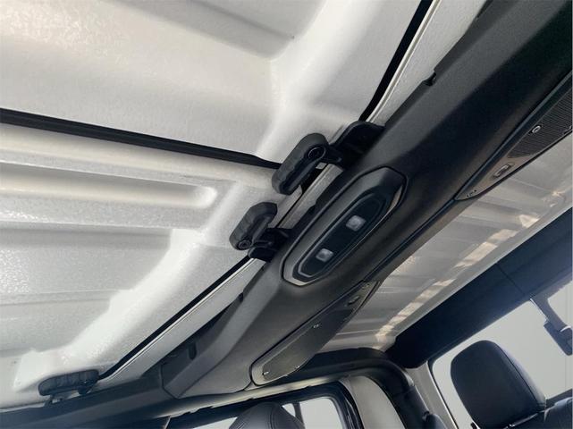 Photo of 2025 Black Clearcoat Jeep Gladiator