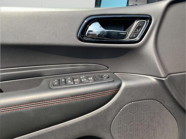 Photo of 2025 DB Black Crystal Clearcoat Dodge Durango