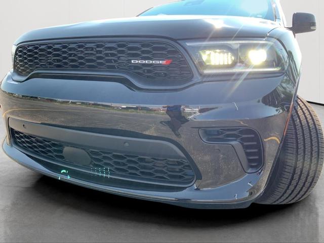 Photo of 2025 DB Black Crystal Clearcoat Dodge Durango