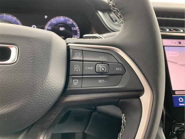 Photo of 2025 Metallic Jeep Grand Cherokee