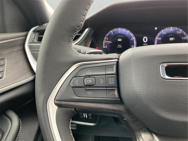 Photo of 2025 Metallic Jeep Grand Cherokee