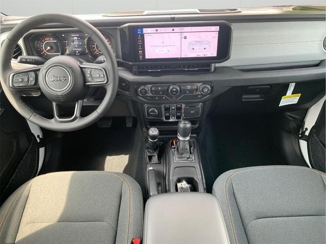 Photo of 2025 Bright White Clearcoat Jeep Wrangler