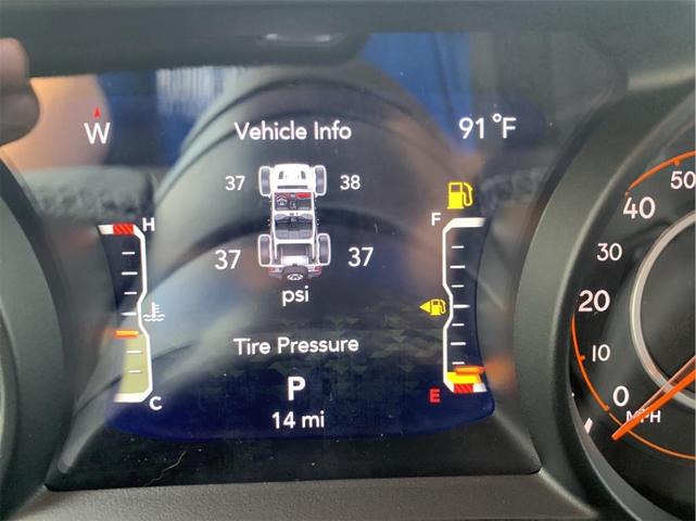 Photo of 2025 Bright White Clearcoat Jeep Wrangler